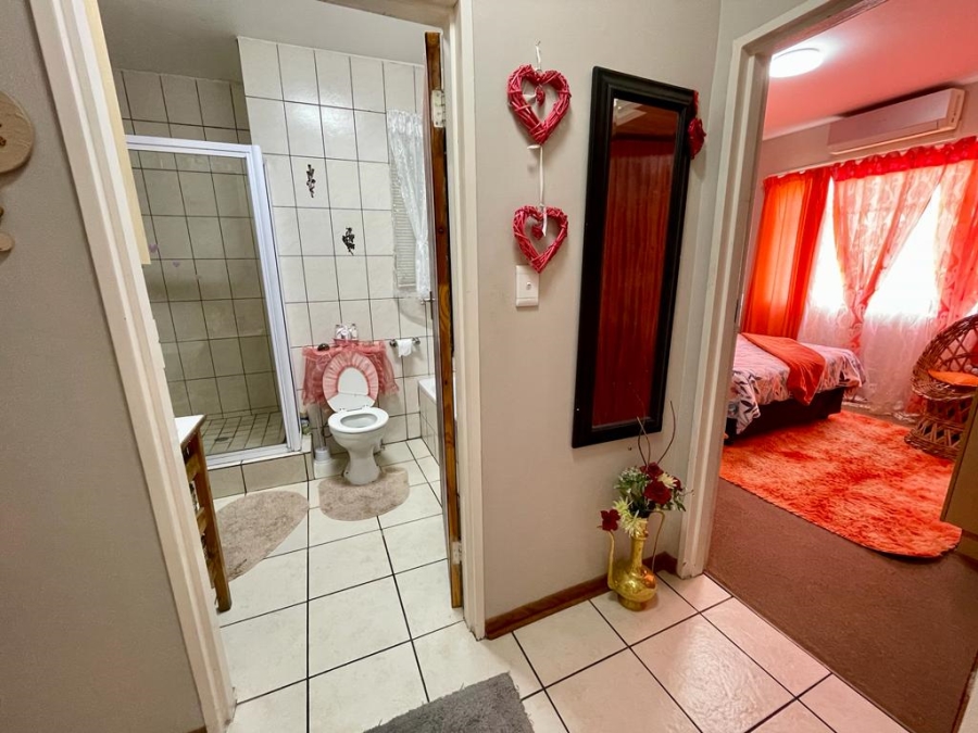 To Let 2 Bedroom Property for Rent in Pellissier Free State